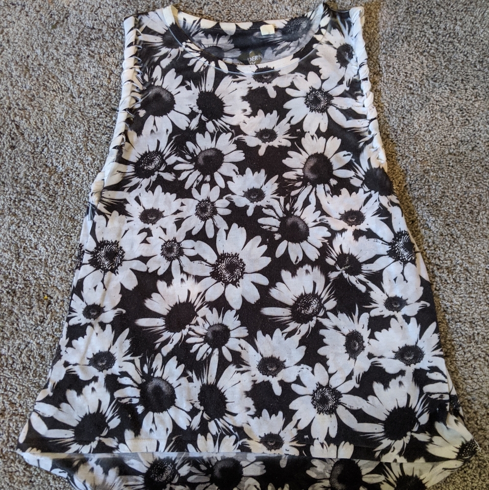 Floral Hi-Low Tank (3/$15)🌟